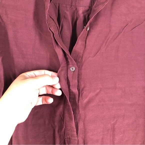 Aritzia Wilfred Maroon Tunic Long Sleeve Top V-Neck Button Shirt Popover XS - Picture 3 of 8